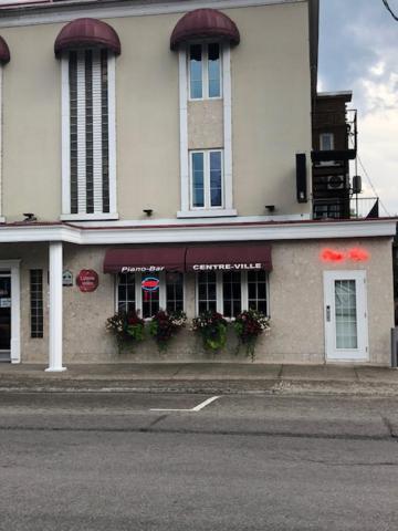 Auberge Centre Ville Saguenay Exterior foto