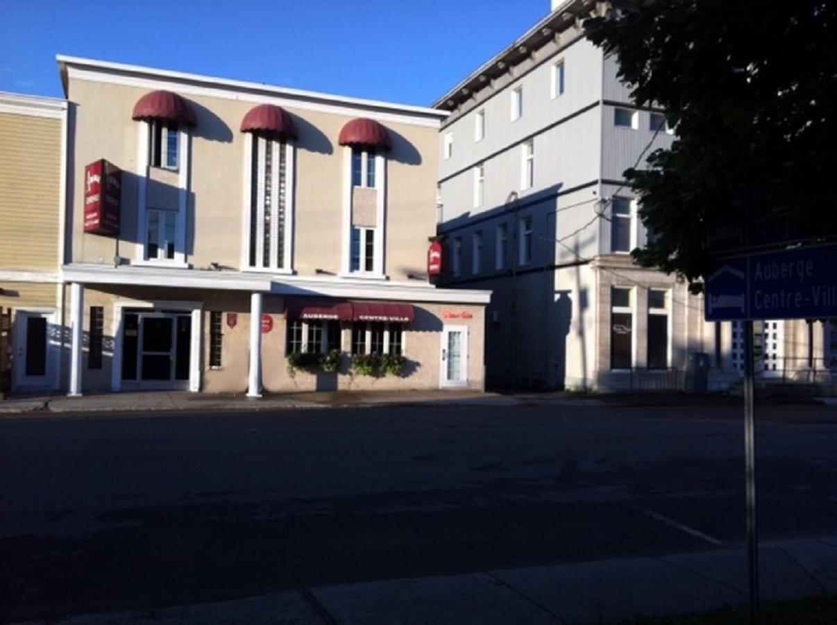 Auberge Centre Ville Saguenay Exterior foto